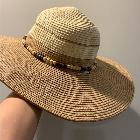 Floppy beach hat - Picture 1 of 1